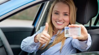 Reguli noi pentru obținerea permisului auto: proba practică poate fi susținută de mai multe ori dacă se trece de examenul teoretic