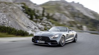 Mercedes-Benz a lansat varianta decapotabilă a supercarului AMG GT